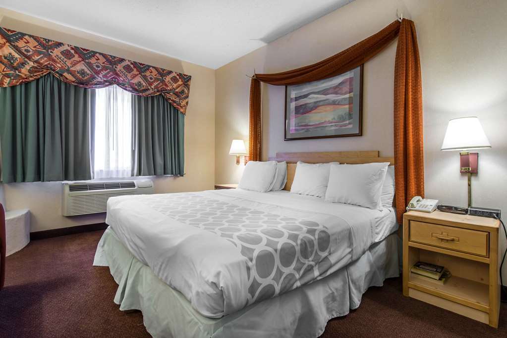 Quality Inn & Suites West Pueblo Quarto foto
