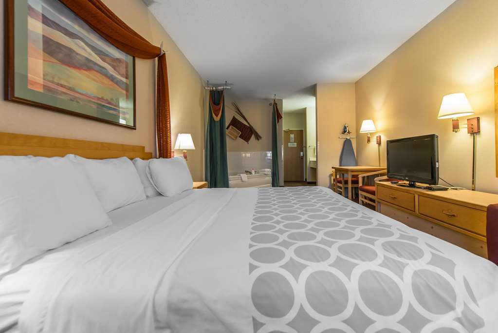 Quality Inn & Suites West Pueblo Quarto foto